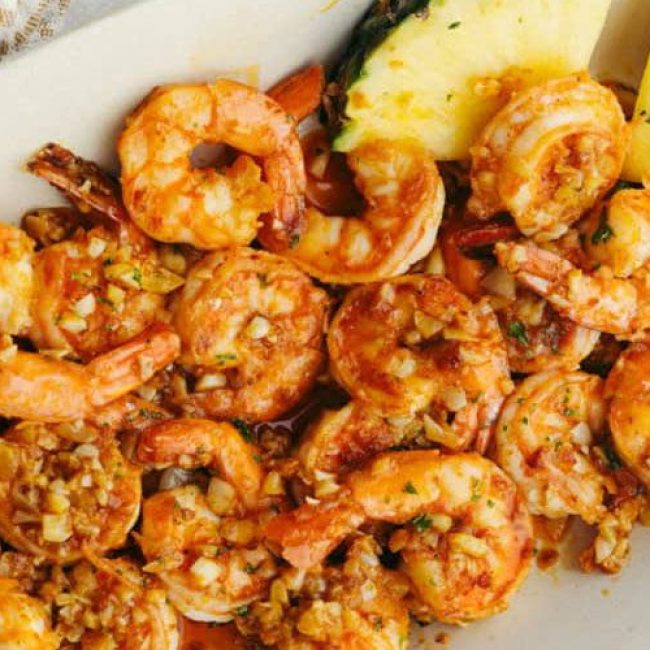 Γαρίδες με σάλτσα σκόρδου (Hawaiian Style)