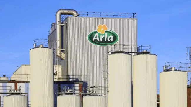 Arla: Η έλλειψη εξειδικευμένων εργαζομένων απειλεί την ασφάλεια τροφίμων