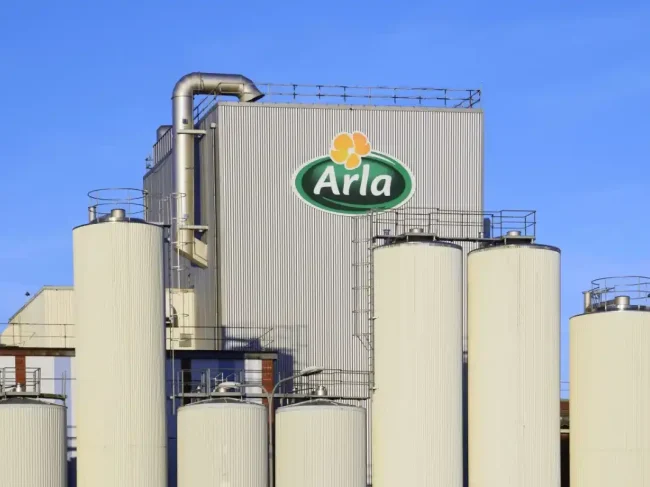 Arla: Η έλλειψη εξειδικευμένων εργαζομένων απειλεί την ασφάλεια τροφίμων