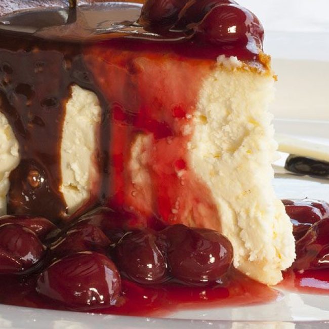 Cheesecake με μαρμελάδα κεράσι