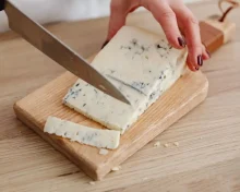 Gorgonzola: Η ιστορία, η γεύση και τα μυστικά του διάσημου ιταλικού τυριού