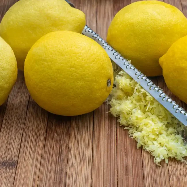 Pasta al limone, η ιταλική μακαρονάδα που την απογειώνει το λεμόνι