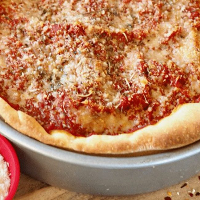 Pizza με λουκάνικο Chicago-Style