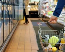 Στα 25,7 δισ. ευρώ η ετήσια δαπάνη των Ελλήνων για είδη παντοπωλείου