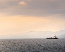 Η διαταραχή στο Στενό του Ορμούζ εγκυμονεί κινδύνους στον αγροδιατροφικό τομέα