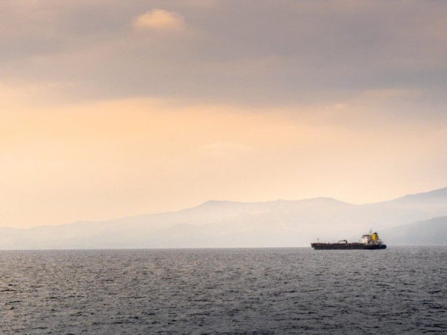 Η διαταραχή στο Στενό του Ορμούζ εγκυμονεί κινδύνους στον αγροδιατροφικό τομέα