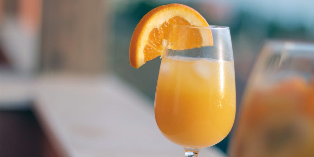 Mimosa Cocktail, η πιο αφρώδης και δροσερή επιλογή για brunch!