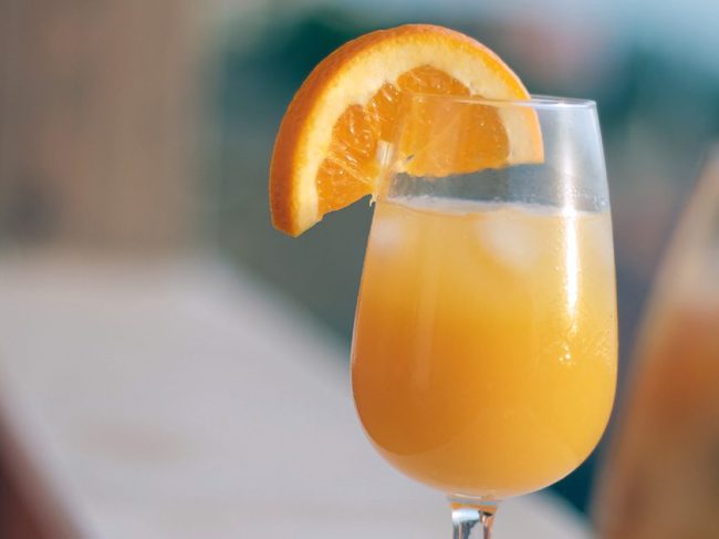 Mimosa Cocktail, η πιο αφρώδης και δροσερή επιλογή για brunch!