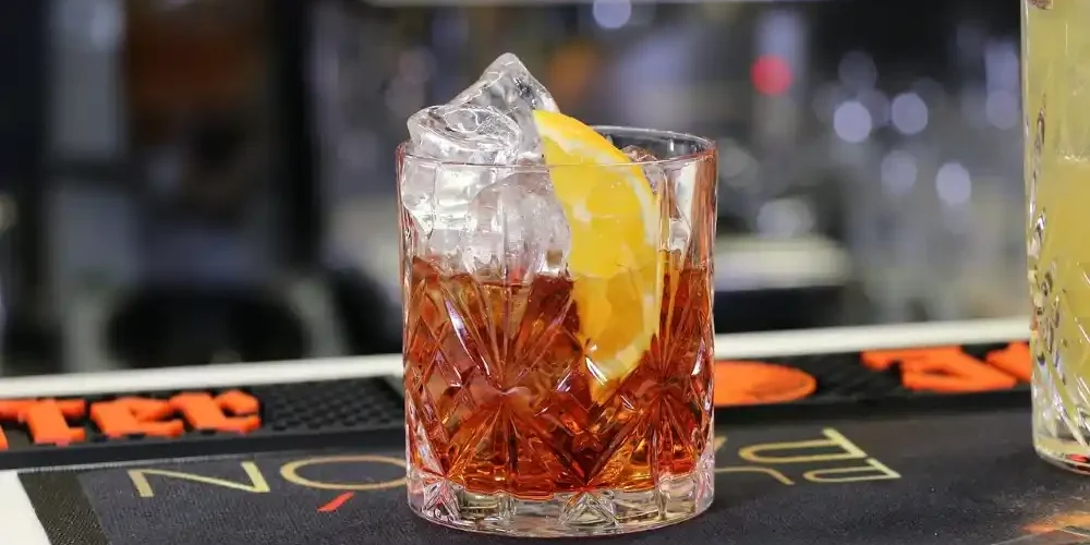 Κλασσικό κοκτέιλ Negroni