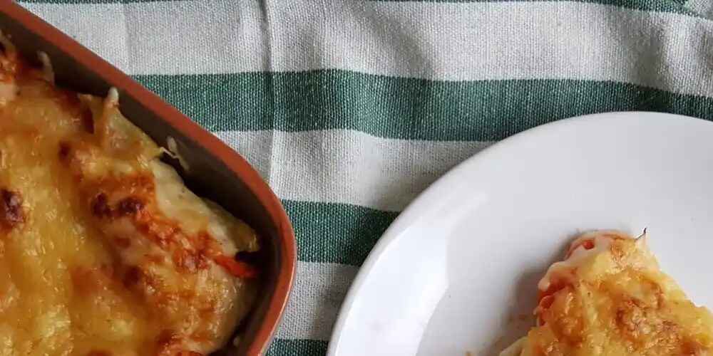Σαρδέλες με κρεμμύδια και πατάτες ογκρατέν