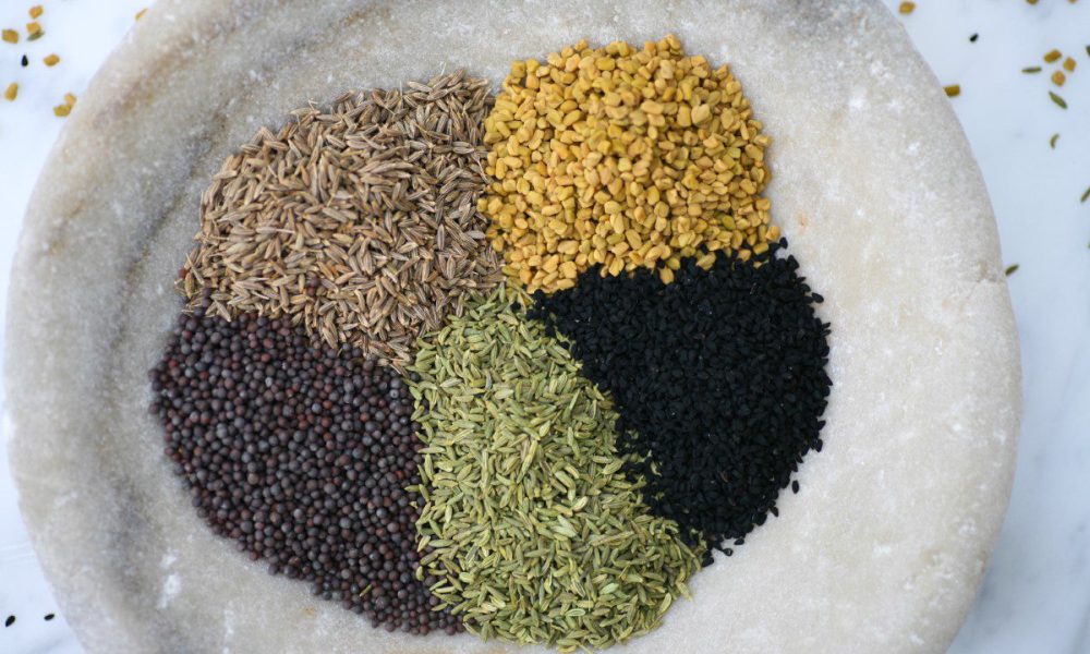 Panch Phoron: το μείγμα μπαχαρικών που δίνει ταυτότητα στη βεγγαλική κουζίνα