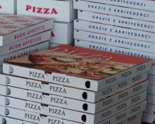 300 πίτσες για «πλάκα» και τώρα κινδυνεύει με 8 χρόνια φυλακή