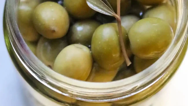Πώς να φτιάξετε μόνοι σας πράσινες ελιές ξιδάτες