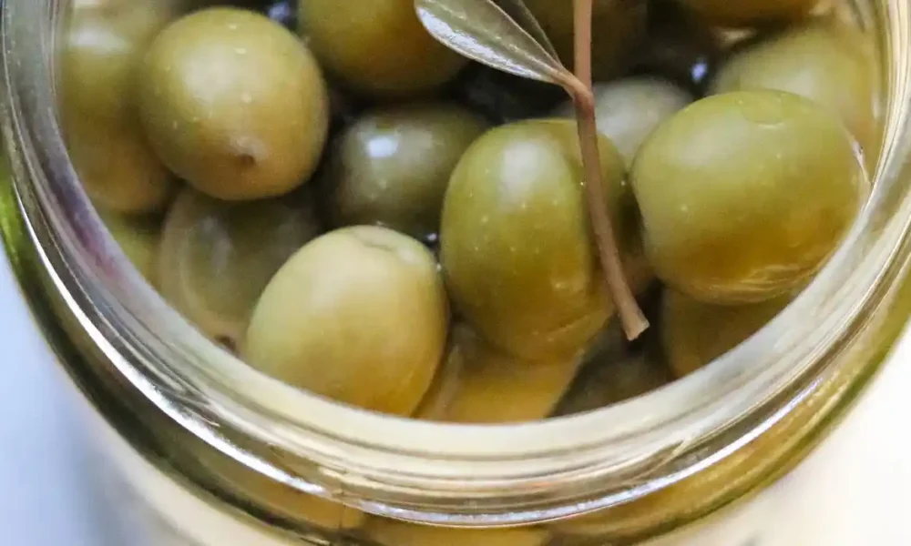 Πώς να φτιάξετε μόνοι σας πράσινες ελιές ξιδάτες