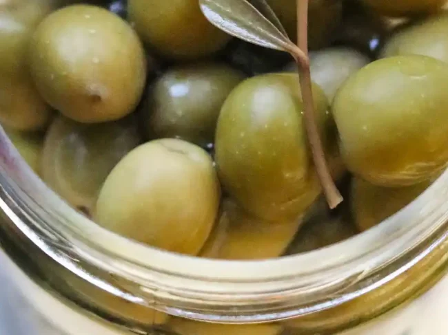 Πώς να φτιάξετε μόνοι σας πράσινες ελιές ξιδάτες