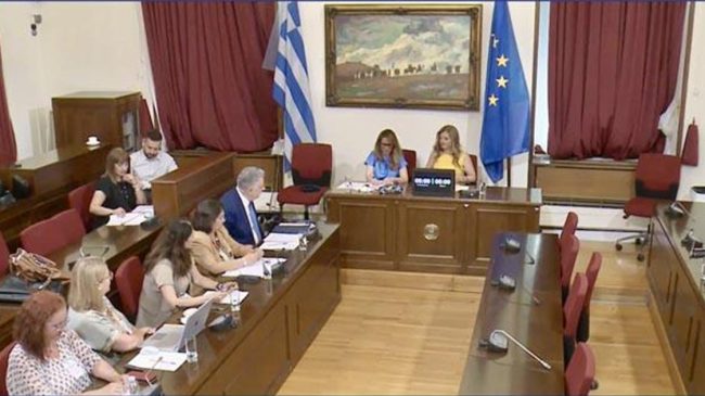 Προστασία του θαλάσσιου περιβάλλοντος και στήριξη των επαγγελματιών αλιέων