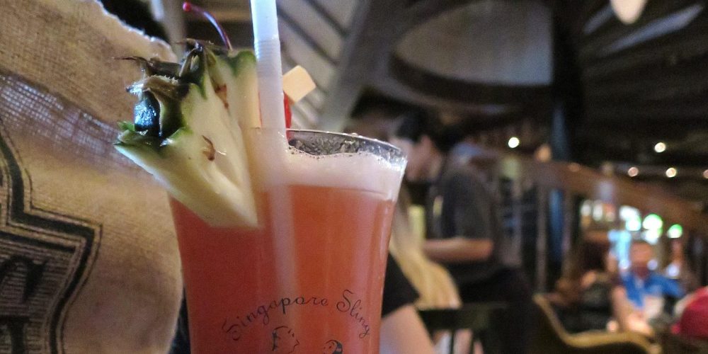 Singapore Sling ένα κλασικό κοκτέιλ με βάση το τζιν