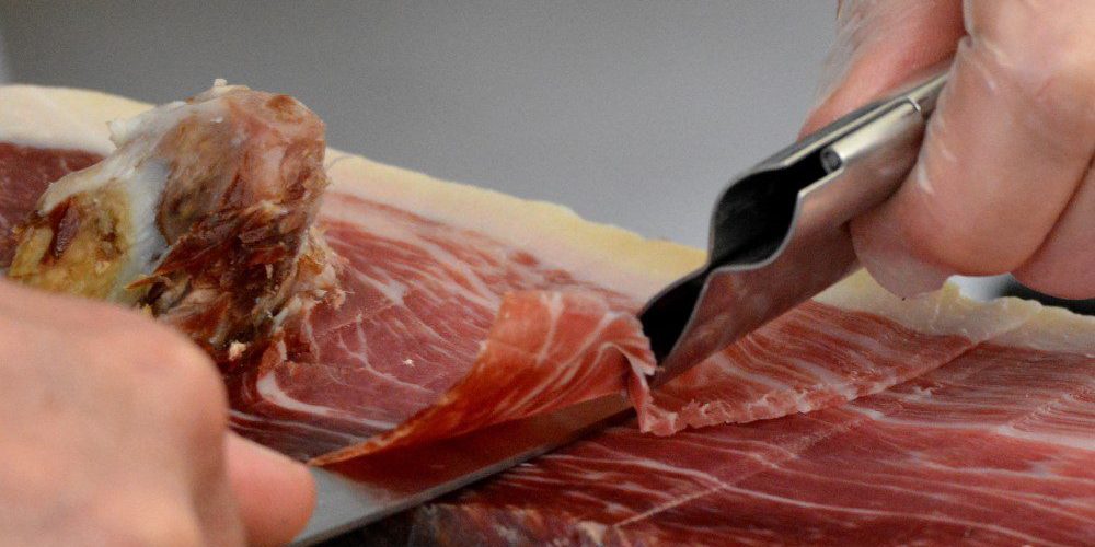 Τα μυστικά του «Pata Negra»: το 100% ιβηρικό ham (χοιρομέρι) από χοίρους που τρέφονται με βελανίδια κατακτά τον κόσμο