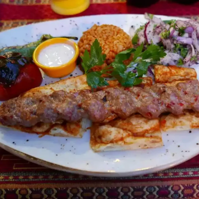 Αυθεντική συνταγή για Άδανα κεμπάπ