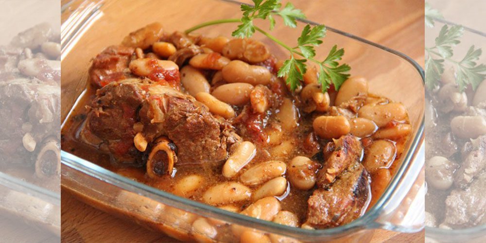 Αρνάκι κατσαρόλας με φασόλια
