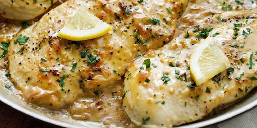 Κοτόπουλο με κρέμα λεμονιού και σάλτσα σκόρδου