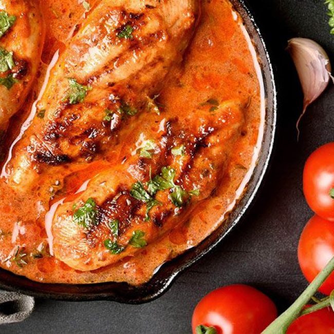 Κοτόπουλο με σάλτσα ντομάτας και μοτσαρέλα