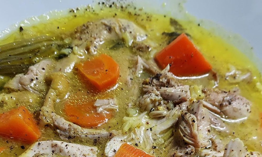 Κοτόσουπα με κουρκουμά
