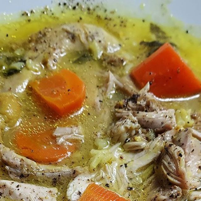 Κοτόσουπα με κουρκουμά