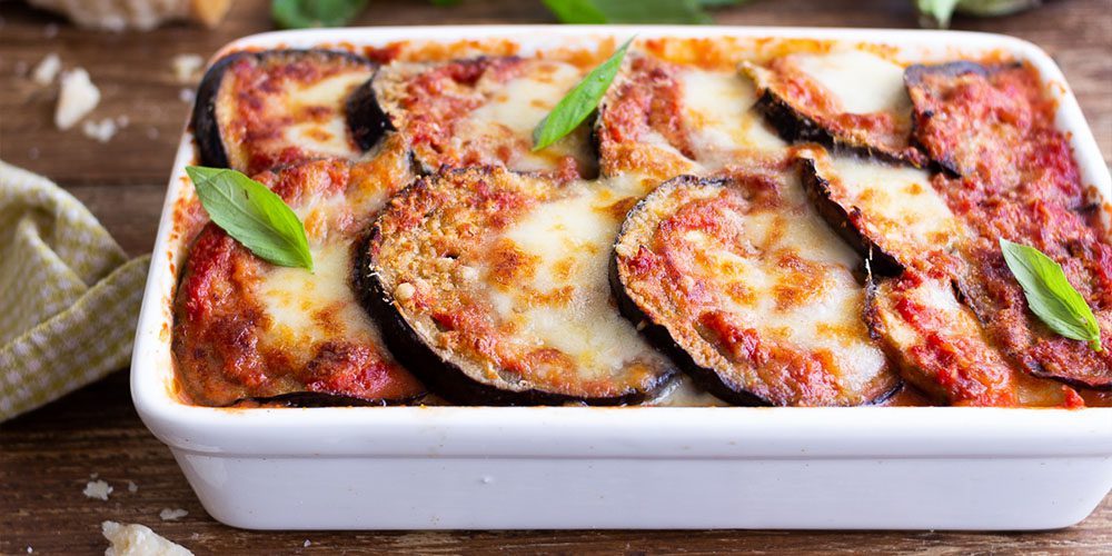 Μελιτζάνες και μανιτάρια στο φούρνο με τυριά