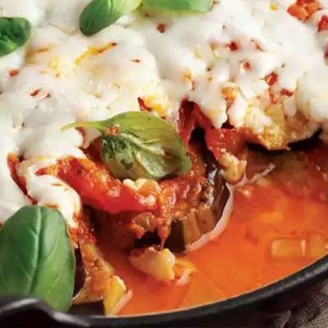 Μελιτζάνες με διάφορα τυριά στο φούρνο