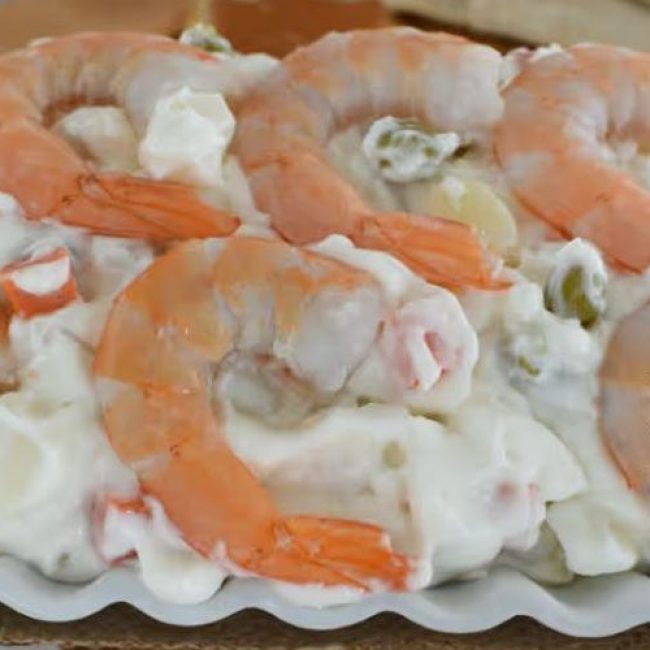 Ρωσική σαλάτα με γαρίδες και μύδια