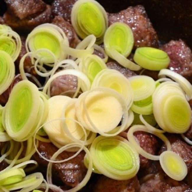 Χοιρινή τηγανιά με πράσο