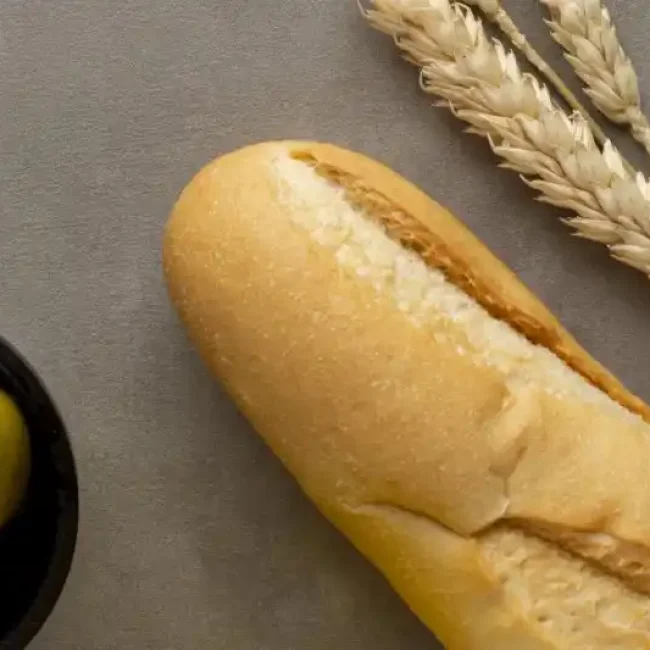 Μπρουσκέτες με μοτσαρέλα και ελιές